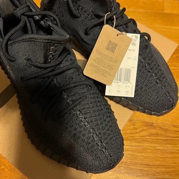 BRAND NEW YEEZY 350 V2 ADIDAS NWT - Picture 7 of 12